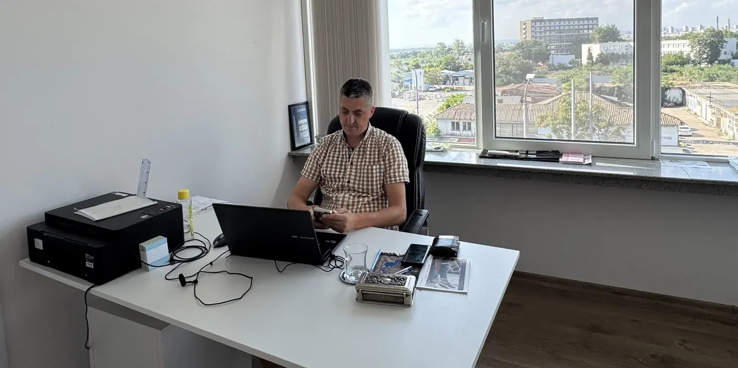 Бухгалтер консультирует по налогам